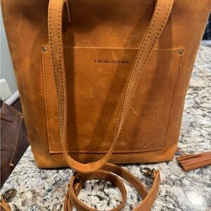 Portland Leather Dakota Brown zipper tote